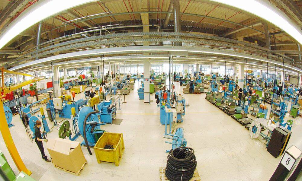 La productLa production de tuyaux et flexibles industriels chez ContiTech repose sur le système de gestion de la qualité TS 16949 et la norme environnementale ISO 14001.ion de tuyaux et flexibles industriels chez ContiTech repose sur le système de gestion de la qualité TS 16949 et la norme environnementale ISO 14001.
© Contitech