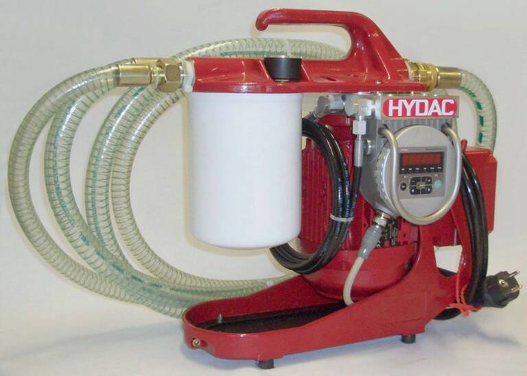 Avec ses systèmes de filtration mobiles, Hydac propose une large gamme de solutions profesionnelles d'entretien et de maintenance des installations hydrauliques. © Hydac