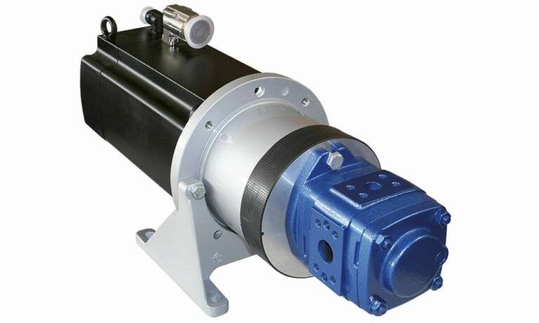Associée à un moteur brushless à vitesse variable, la servo pompe IPVP permet un asservissement hautement dynamique tout en s’affranchissant d’une grande partie des composants de pilotage du circuit. © Voith Turbo
