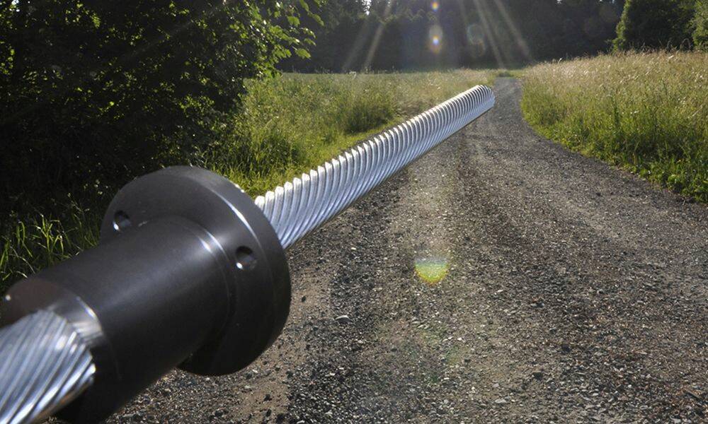 Vis à pas rapide « Speedy » en aluminium : diamètre 16 mm/pas 90 mm. © Eichenberger