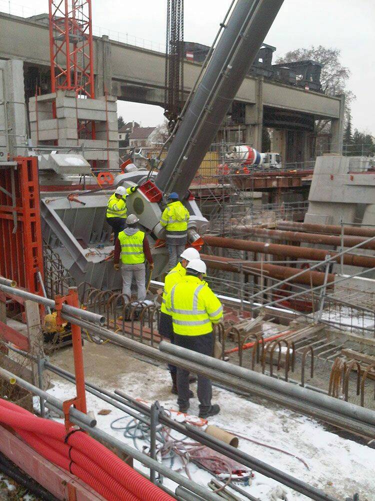 La filiale française du groupe joue un rôle de premier plan dans le domaine de la motorisation hydraulique et de l’automatisation des grandes infrastructures telles que les ponts, les barrages, les écluses et autres équipements sportifs. © Oilgear Towler