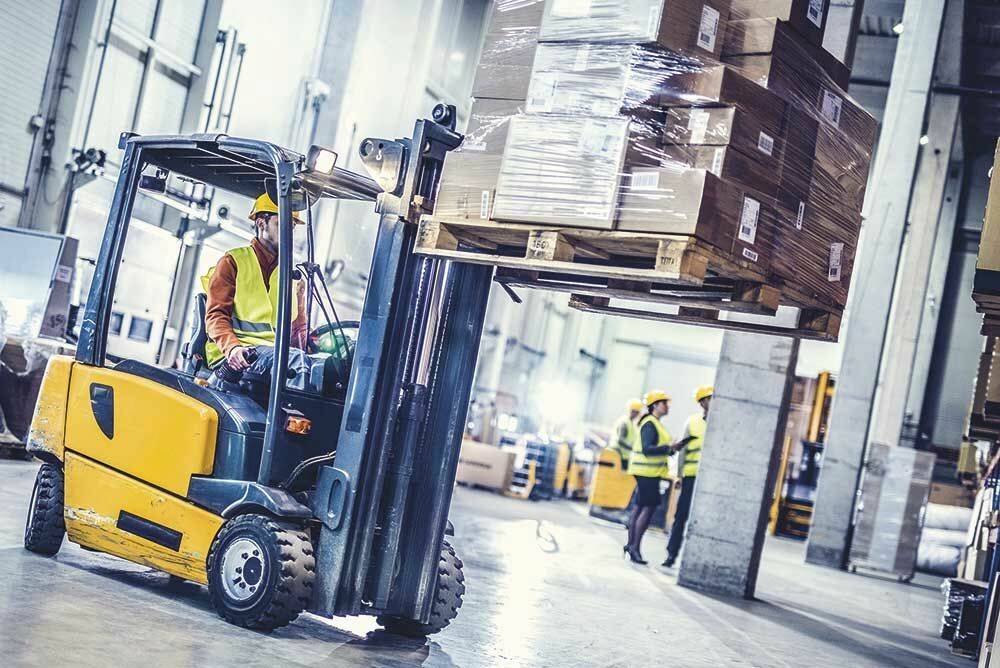 Les tuyaux thermoplastiques offrent un cocktail de performance et de flexibilité, pour engins de levage et de manutention. © Eaton
