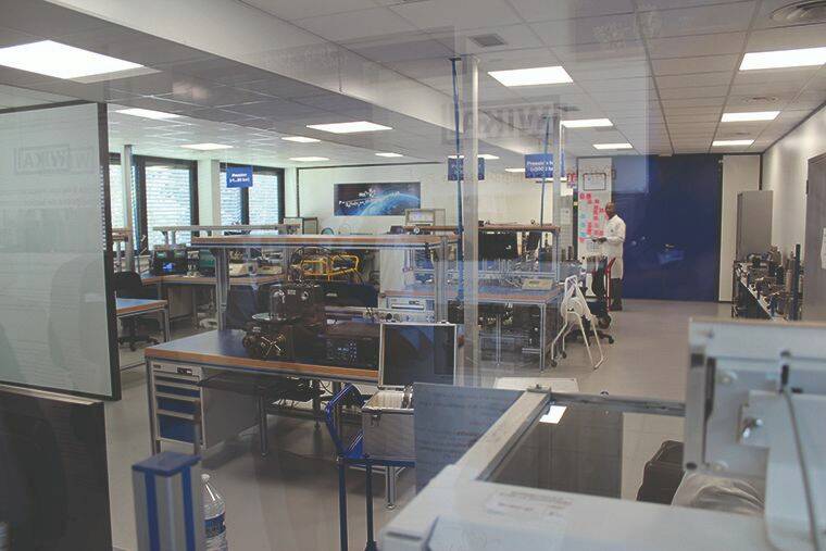 Le laboratoire de métrologie a vu sa surface doublée, afin d’élargir la portée d’accréditation et augmenter l’activité de service. © Karim Boudehane