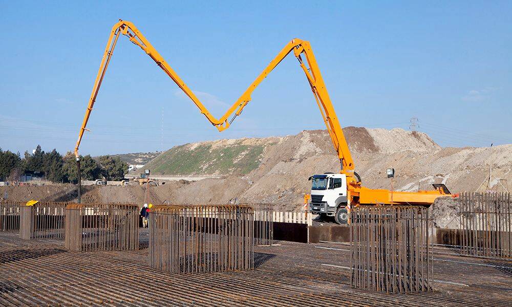 Les applications mobiles peuvent également bénéficier de la technologie des valves industrielles avancées telles que les AxisPro, dans les modèles DG à indication électrique de position du tiroir et KDG à feedback de position de tiroir. © Eaton Hydraulics