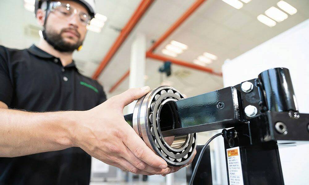 Schaeffler continue à développer sa gamme de services. Ici : les appareils de chauffage par induction permettent un chauffage des roulements économe en énergie et réduisent le temps de montage. © Schaeffler