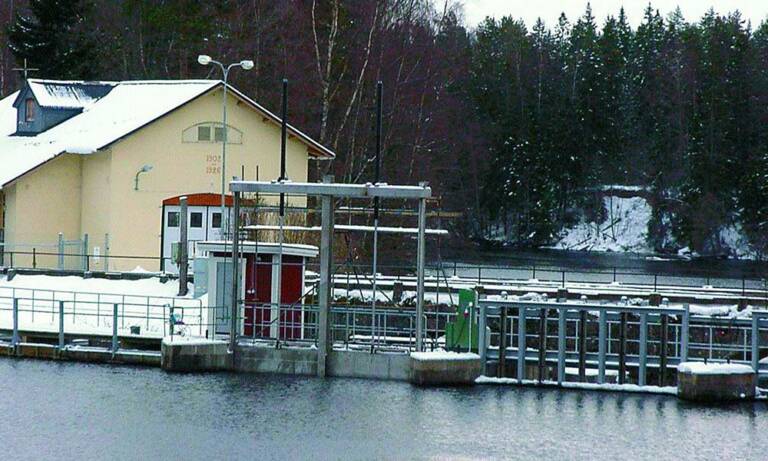 Avantages des systèmes Danfoss fonctionnant à l’hydraulique à eau utilisés dans les installations hydroélectriques et les barrages : absence de fuites d’huile dans les cours d’eau, pas de frais de décontamination en cas de fuite…d’eau, inutilité de contrôles permanents des sites équipés ou d’installations de récupération d’huile, solution écologique jusqu’à - 40°C.
© Danfoss