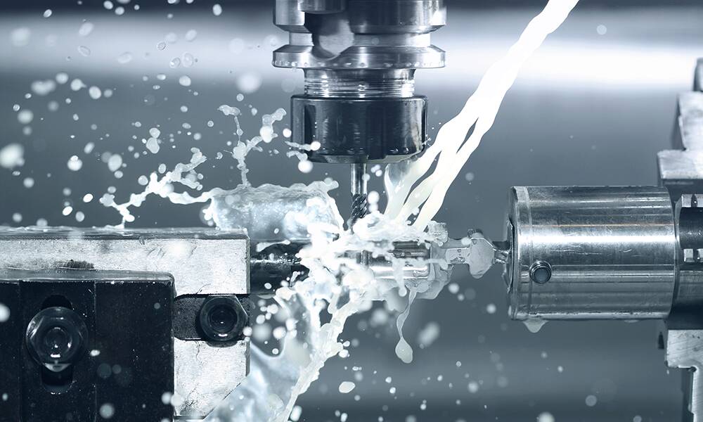 Le faible coût d'exploitation des machines-outils hydrauliques par rapport aux systèmes électriques leur confère un avantage compétitif de taille. © Adobe Stock
