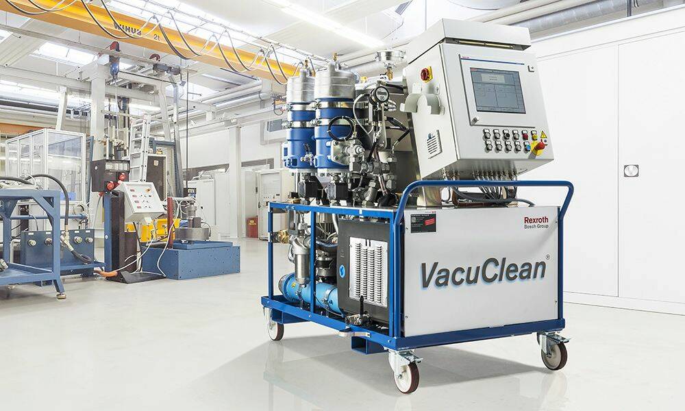 Le purificateur VacuClean® de Bosch Rexroth permet de régénérer les fluides en service en extrayant les particules, l’eau et l’air et ainsi, de prolonger leur durée de vie moyenne jusqu’à deux ans supplémentaires.&nbsp;© Bosch Rexroth&nbsp;
