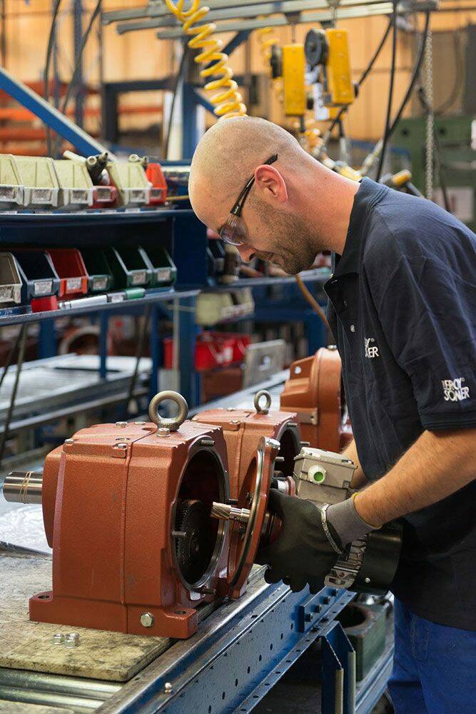 La société Leroy-Somer organise son offre de maintenance autour de 8 pôles régionaux qui répondent à l’ensemble des demandes. © Leroy-Somer
