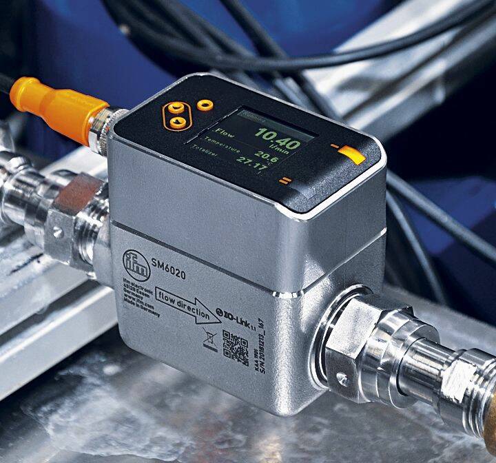 Le débitmètre électromagnétique SM d’ifm&nbsp;pour l’eau est dédié à la surveillance des process, dont le nouveau design du tube de mesure réduit les pertes de charge.&nbsp;© IFM
