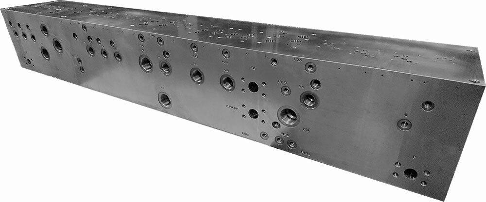 Un bloc Mecabor peut être réalisé en fonte, en acier, en aluminium ou en inox, peser de 100 grammes à 5 tonnes et mesurer jusqu’à 3 mètres de longueur.
© Mécabor
