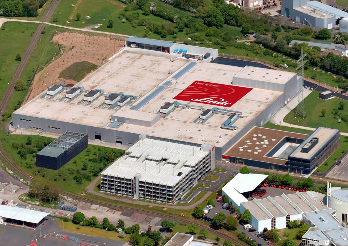 A Aschaffenburg, siège historique de la société, c’est une toute nouvelle usine de 22.000 m2, &nbsp;surgie de terre en un temps record, qui a été inaugurée en 2016.
© Linde Hydraulics
