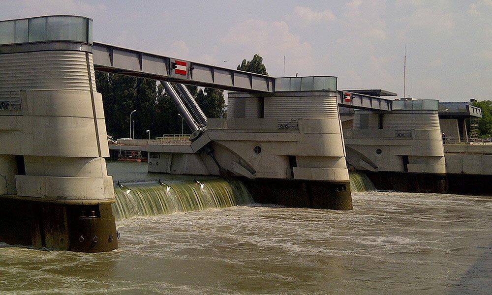 Une autre réalisation commune Oilgear/Douce Hydro : la motorisation hydraulique du barrage de Chatou (Yvelines). Oilgear
