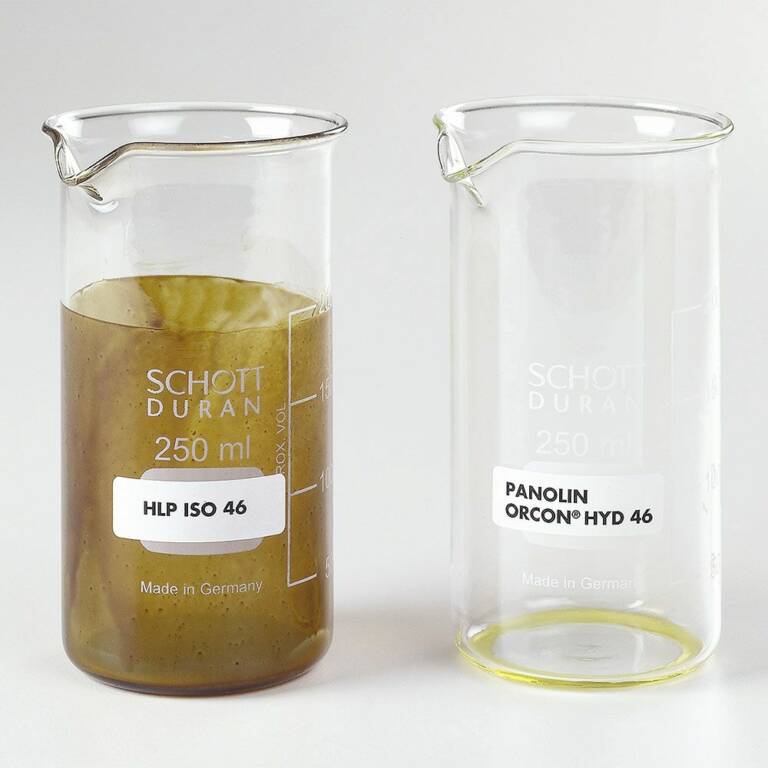 Éprouvette de gauche : résidu solide après test d'oxydation ASDM Éprouvette de droite : pas de résidu solide après test d'oxydation ASDM.
© Panolin

