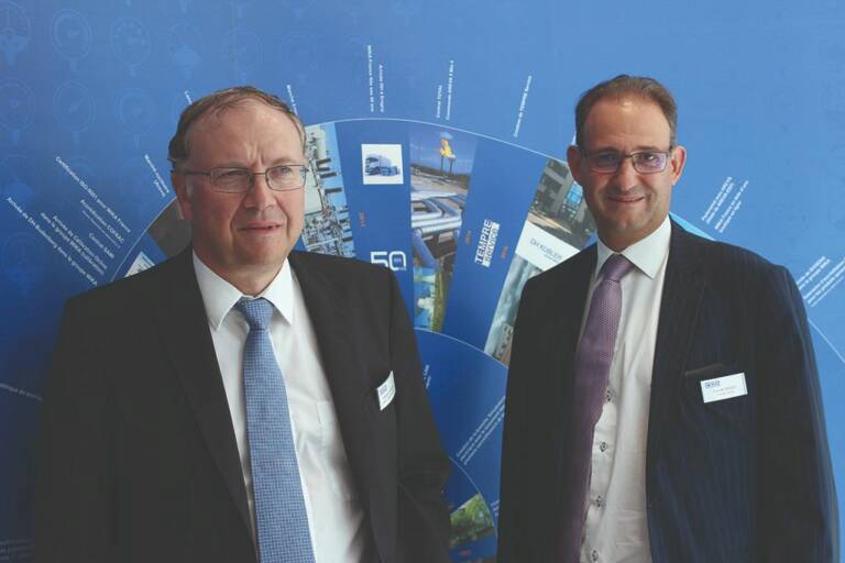 À gauche, Alexander Wiegand, CEO du groupe WIKA, et Claunel Massiès, PDG de WIKA France. © Karim Boudehane

