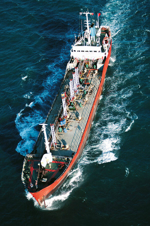 Les tendeurs d'amarrage sur mesure d'Eaton Hydraulics contribuent à assurer la stabilité dans des conditions de mer difficiles. © Eaton
