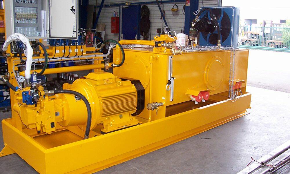 Centrale hydraulique de 1.000 litres équipée d’un GEP de 55 kW (220 l/min). © EDHD
